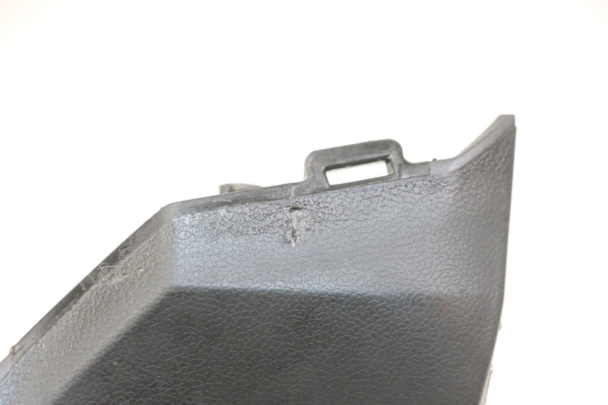 photo de COPRI MANUBRIO POSTERIORE KYMCO X-TOWN XTOWN 125 (2016 - 2021) - Zoom sullo stato d'uso