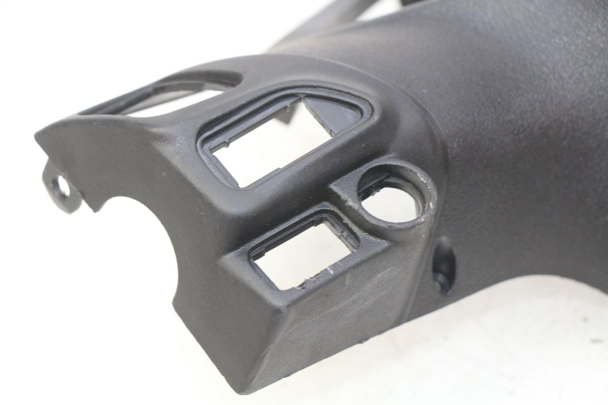 photo de COFANO MANUBRIO POSTERIORE PIAGGIO LIBERTY IGET 4T 50 (2015 - 2020) - Dettagli dei punti di fissaggio