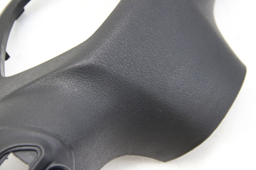 photo de COFANO MANUBRIO POSTERIORE PIAGGIO LIBERTY IGET 4T 50 (2015 - 2020) - Dettagli dei punti di fissaggio