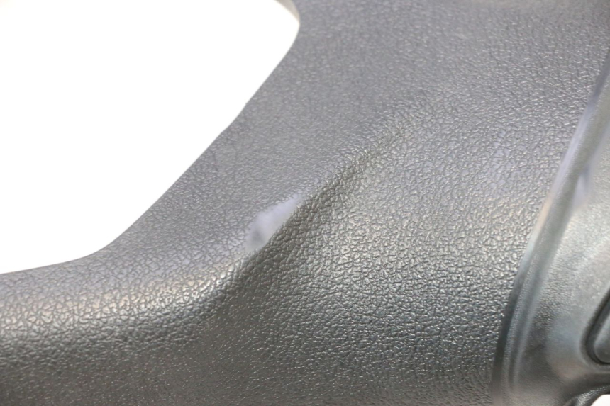 photo de COPRIMANUBRIO POSTERIORE PIAGGIO LIBERTY IGET 4T 50 (2021 - 2025) - Dettaglio del componente