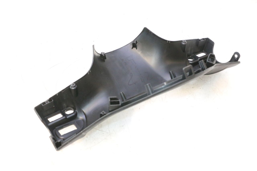 photo de COPRIMANUBRIO POSTERIORE PIAGGIO LIBERTY IGET 4T 50 (2021 - 2025) - Stato della superficie e materiale