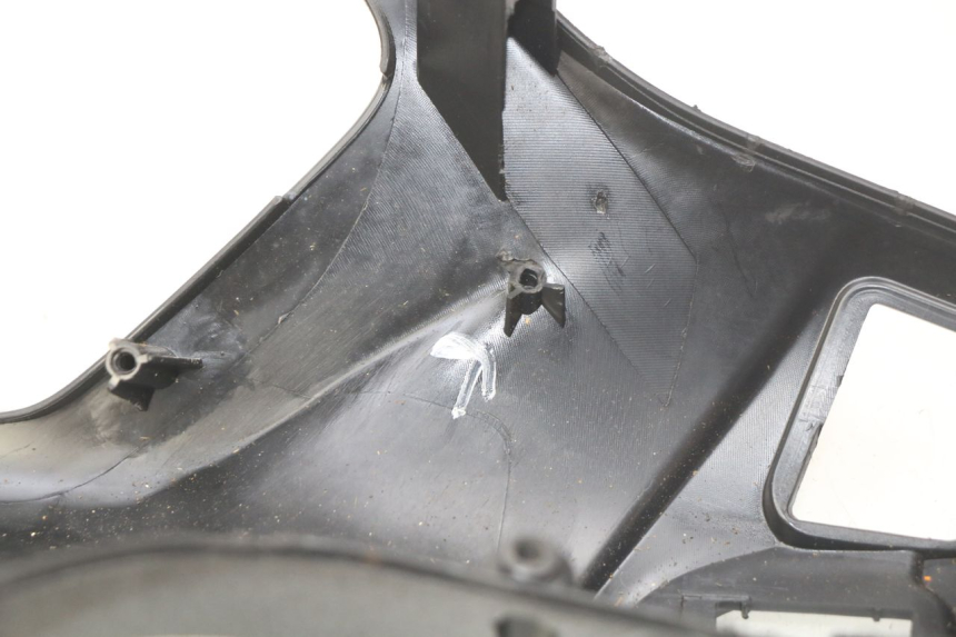 photo de COPRI MANUBRIO POSTERIORE PIAGGIO LIBERTY IGET S 125 (2016 - 2020) - Altra angolazione