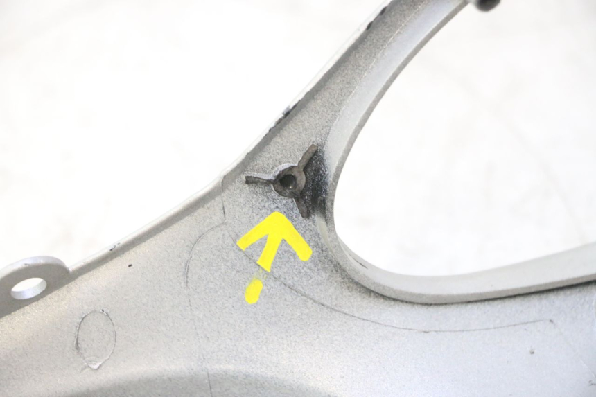 photo de COPRIMANUBRIO POSTERIORE PIAGGIO LIBERTY 50 (1998 - 2003) - Primo piano tecnico
