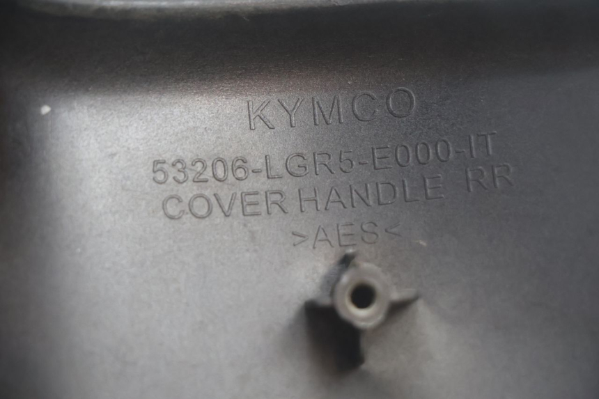 photo de COPRIMANUBRIO POSTERIORE KYMCO LIKE 125 (2009 - 2016) - Zoom sui componenti