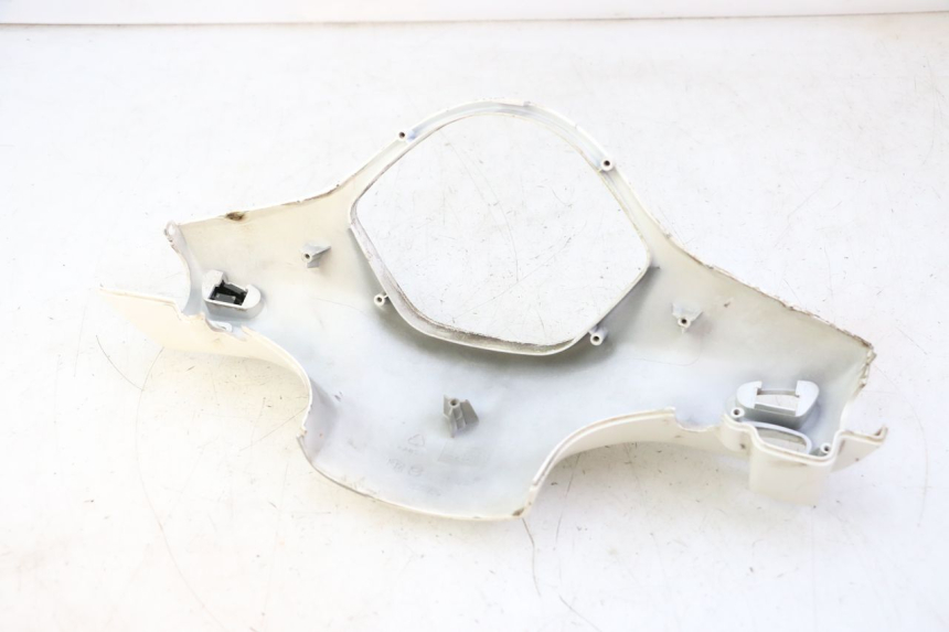 photo de COPRIMANUBRIO POSTERIORE PIAGGIO LXV 4T 50 (2009 - 2013) - Primo piano tecnico
