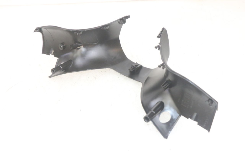 photo de COPRIMANUBRIO POSTERIORE PIAGGIO MP3 HPE 300 (2019 - 2026) - Altra angolazione