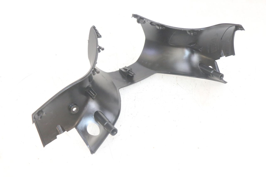 photo de COPRIMANUBRIO POSTERIORE PIAGGIO MP3 HPE 300 (2019 - 2026) - Primo piano tecnico