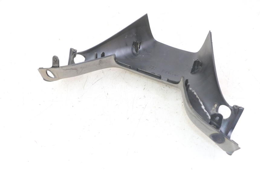 photo de COPERCHIO MANUBRIO POSTERIORE PIAGGIO MP3 LT 300 (2010 - 2016) - Altra angolazione