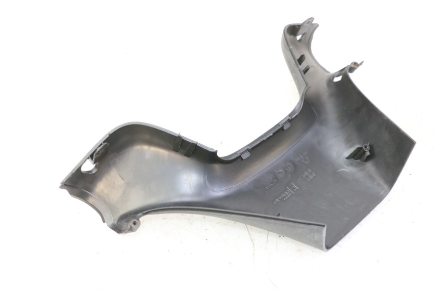 photo de COFANO MANUBRIO POSTERIORE PIAGGIO MP3 RL 250 (2006 - 2010) - Primo piano tecnico