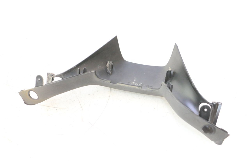 photo de COPRIMANUBRIO POSTERIORE PIAGGIO MP3 125 (2006 - 2014) - Dettaglio del componente