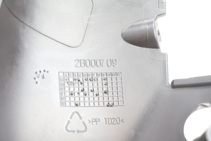 photo de COPRIMANUBRIO POSTERIORE PIAGGIO MP3 500 (2016 - 2018) - Primo piano tecnico