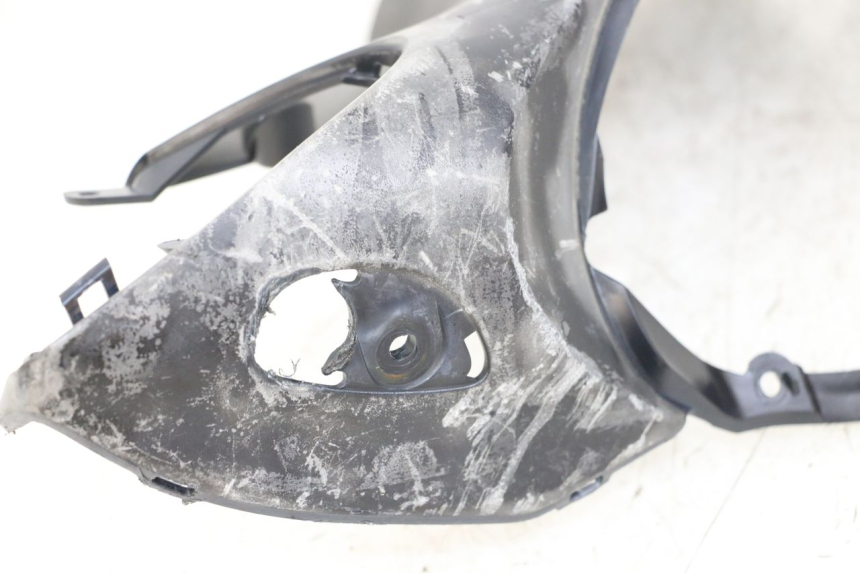 photo de COPRIMANUBRIO POSTERIORE YAMAHA NEO'S NEOS 2T 50 (2007 - 2017) - Dettagli dei punti di fissaggio