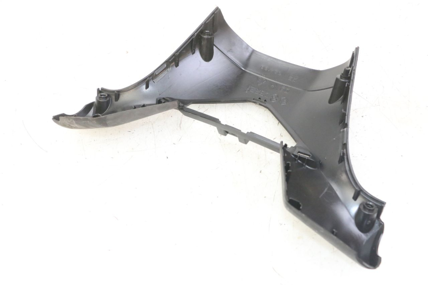 photo de COPRI MANUBRIO POSTERIORE GILERA NEXUS 125 (2009 - 2013) - Stato della superficie e materiale