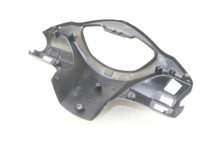photo de COPRI MANUBRIO POSTERIORE HONDA NHX LEAD 110 (2008 - 2010) - Dettagli dei punti di fissaggio