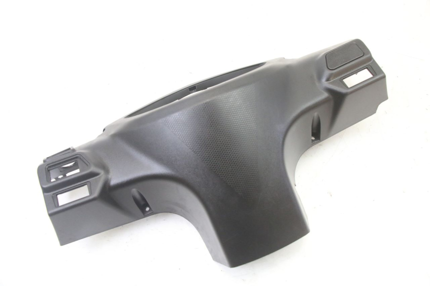 photo de COPRIMANUBRIO POSTERIORE SYM ORBIT III 3 4T 50 (2021 - 2025) - Dettaglio del componente