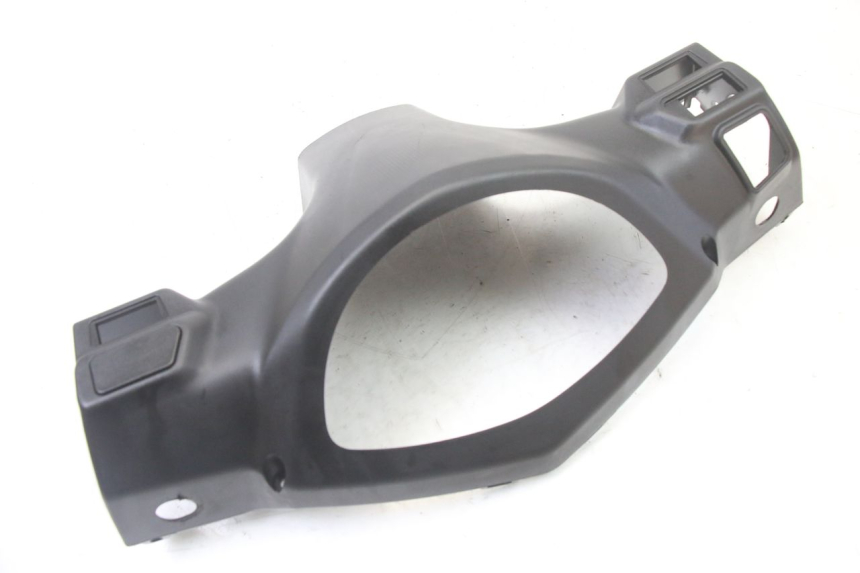 photo de COPRIMANUBRIO POSTERIORE SYM ORBIT III 3 4T 50 (2021 - 2025) - Zoom sullo stato d'uso