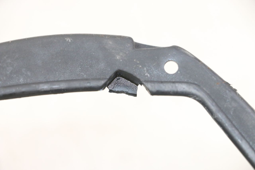 photo de COPRI MANUBRIO POSTERIORE PEUGEOT ELYSTAR 50 (2002 - 2014) - Altra angolazione