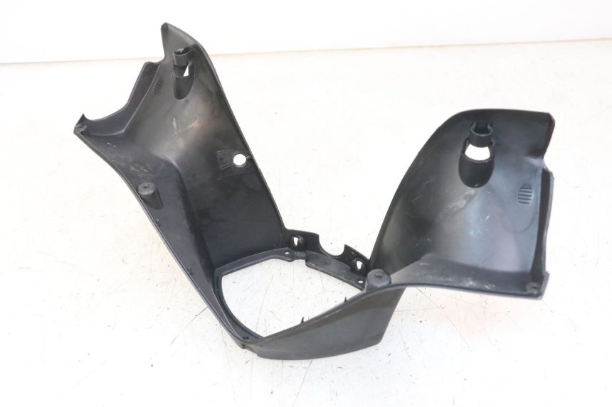 photo de COPRI MANUBRIO POSTERIORE PEUGEOT ELYSTAR 50 (2002 - 2014) - Dettagli dei punti di fissaggio