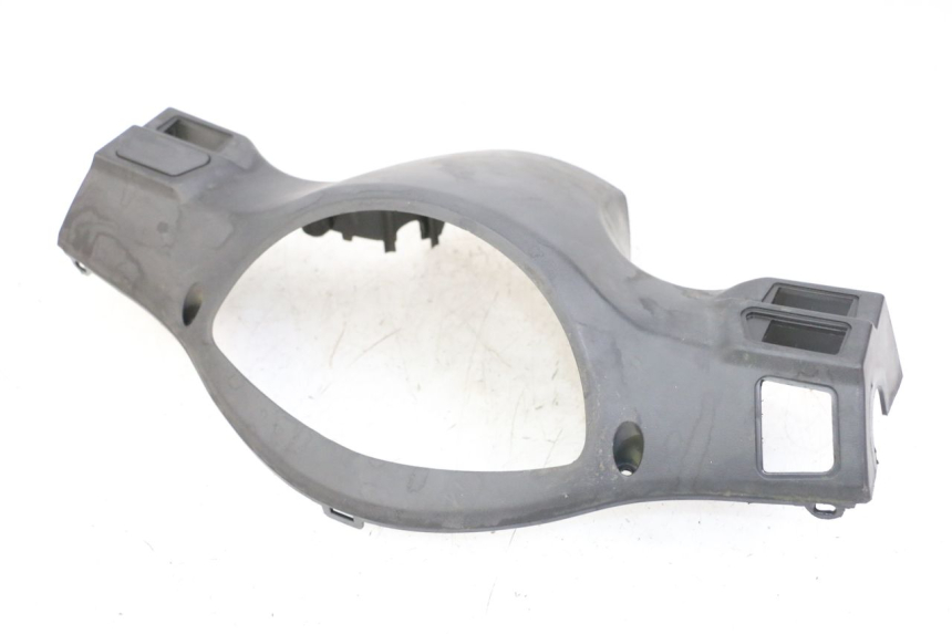 photo de COPRIMANUBRIO POSTERIORE PEUGEOT TWEET 4T 50 (2014 - 2019) - Dettagli dei punti di fissaggio