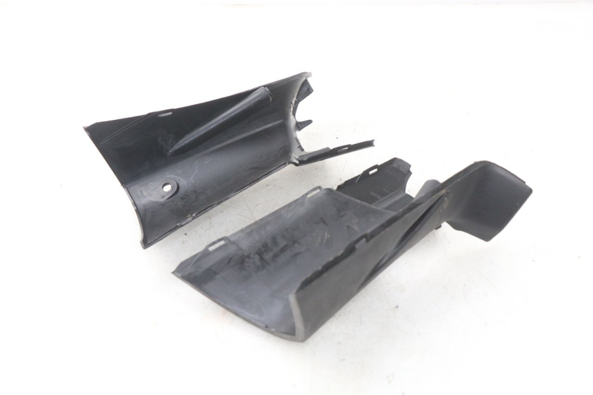 photo de COPRI MANUBRIO POSTERIORE DAELIM S2 FI 125 (2008 - 2017) - Altra angolazione