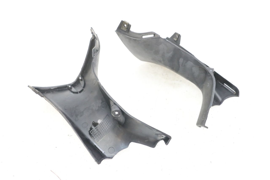 photo de COPERCHIO MANUBRIO POSTERIORE DAELIM S3 125 (2010 - 2017) - Altra angolazione