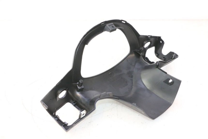 photo de COFANO MANUBRIO POSTERIORE JM MOTORS SANTANA 50 (2014 - 2023) - Caratteristiche distintive