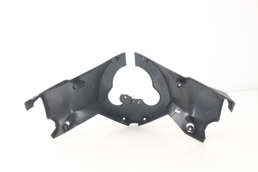 photo de Copri manubrio posteriore PEUGEOT SATELIS 125 (2006 - 2009) - Dettaglio del componente