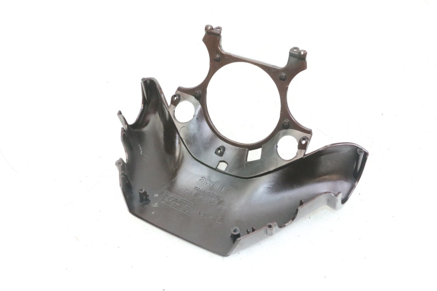 photo de COPRIMANUBRIO POSTERIORE APRILIA SCARABEO GT TOURING 125 (1999 - 2005) - Altra angolazione