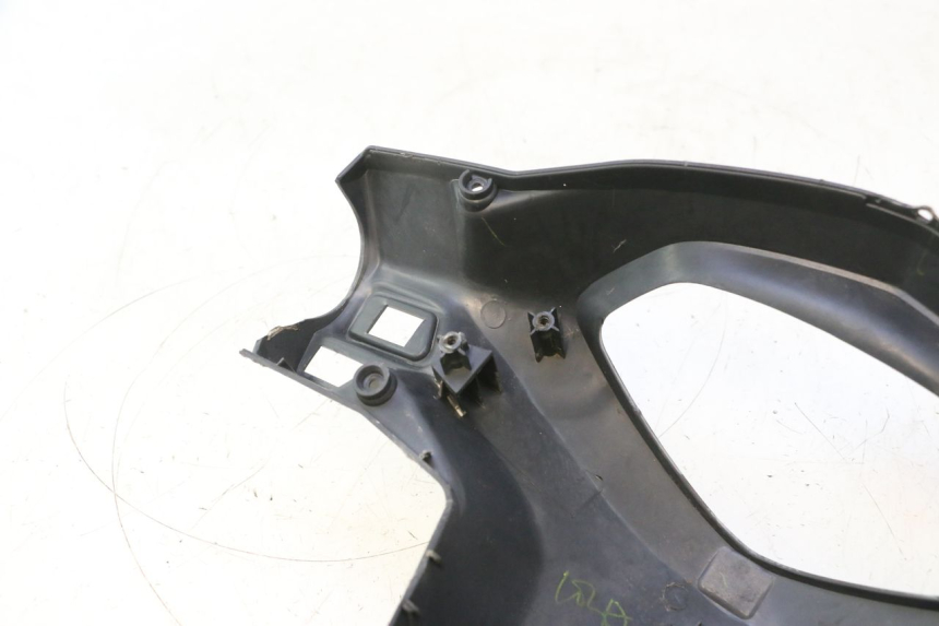 photo de COFANO MANUBRIO POSTERIORE HONDA SCV LEAD 100 (2003 - 2007) - Zoom sullo stato d'uso