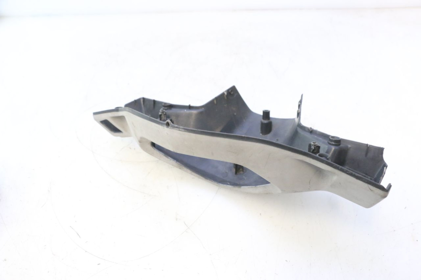 photo de COFANO MANUBRIO POSTERIORE HONDA SCV LEAD 100 (2003 - 2007) - Dettagli dei punti di fissaggio
