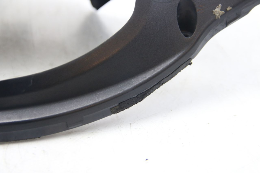 photo de COFANO MANUBRIO POSTERIORE SUZUKI SIXTEEN 125 (2008 - 2010) - Ispezione visiva dettagliata