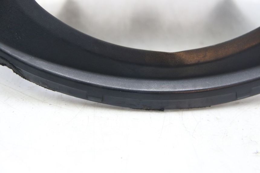 photo de COFANO MANUBRIO POSTERIORE SUZUKI SIXTEEN 125 (2008 - 2010) - Focus sulla struttura