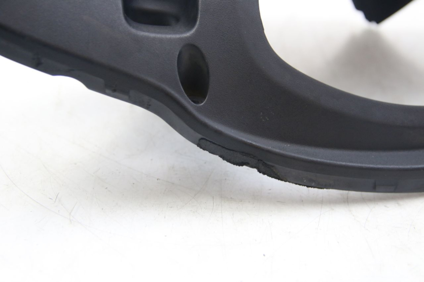 photo de COFANO MANUBRIO POSTERIORE SUZUKI SIXTEEN 125 (2008 - 2010) - Angolazione alternativa