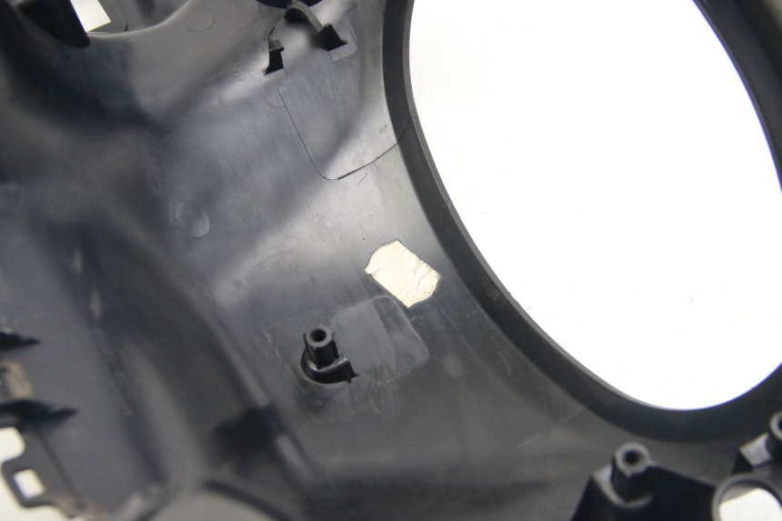 photo de COFANO MANUBRIO POSTERIORE SUZUKI SIXTEEN 125 (2008 - 2010) - Zoom sullo stato d'uso