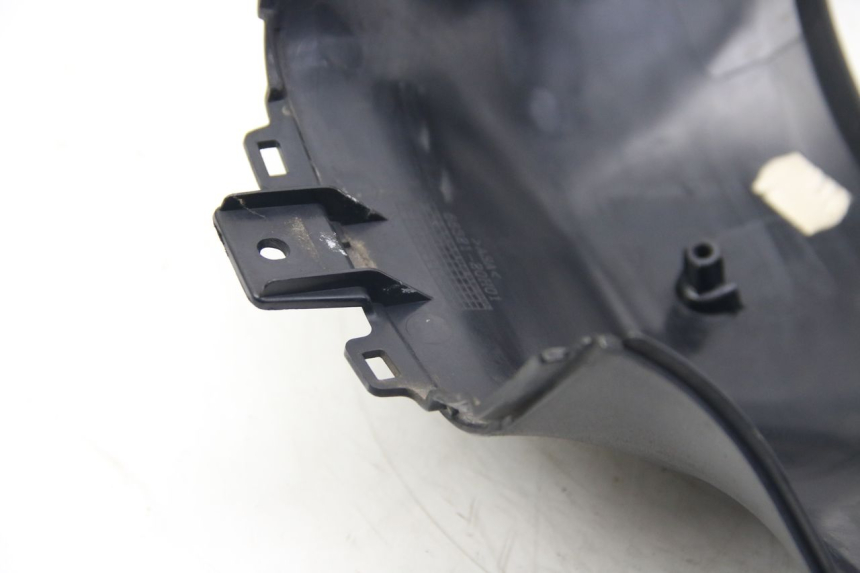 photo de COFANO MANUBRIO POSTERIORE SUZUKI SIXTEEN 125 (2008 - 2010) - Stato della superficie e materiale