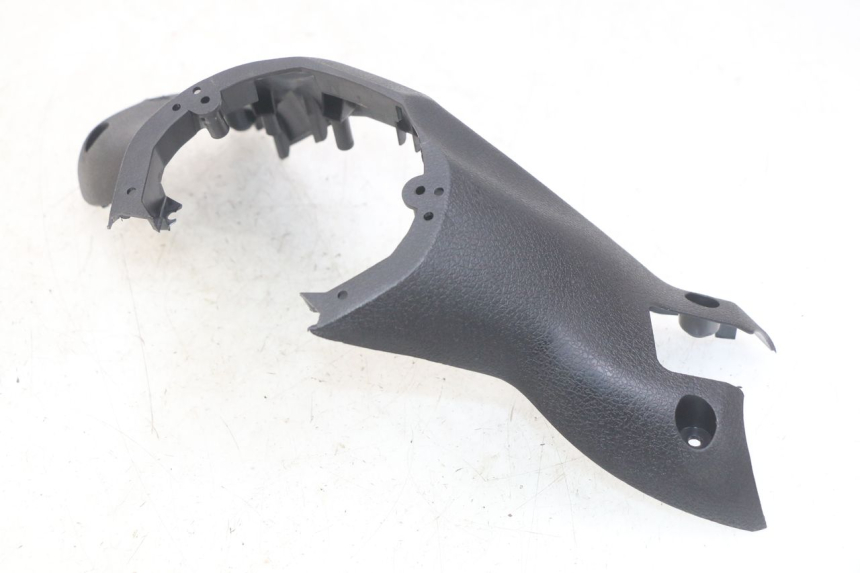 photo de COPRI MANUBRIO POSTERIORE MBK SKYCRUISER 125 (2010 - 2013) - Primo piano tecnico