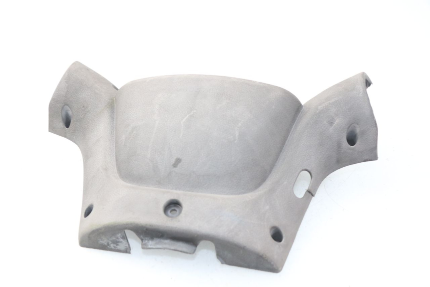 photo de Copri manubrio posteriore MBK SKYLINER 125 (2004 - 2007) - Dettaglio del componente