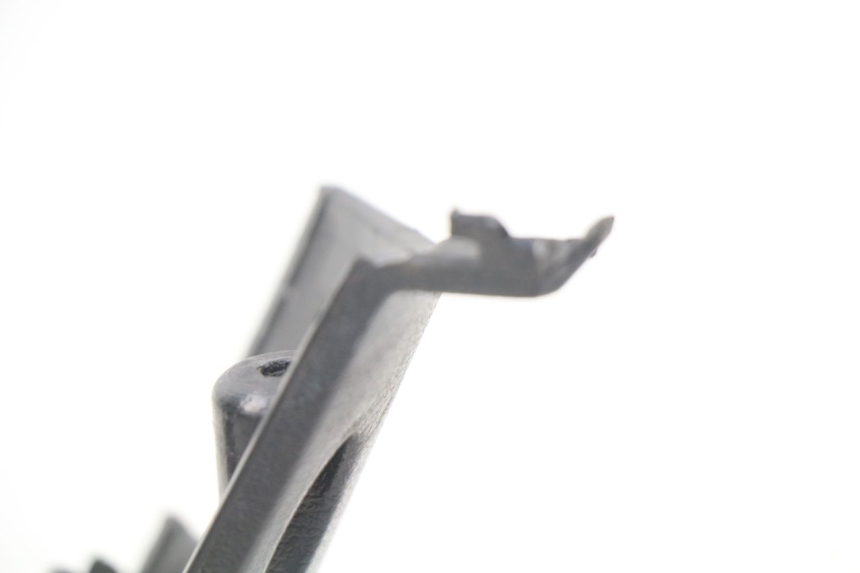 photo de Copri manubrio posteriore RAZZO STEED 125 (2012 - 2018) - Stato della superficie e materiale