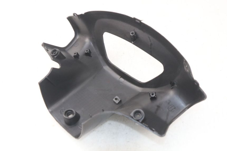 photo de COPERCHIO MANUBRIO POSTERIORE FYM STRADA 50 (2007 - 2014) - Dettagli dei punti di fissaggio