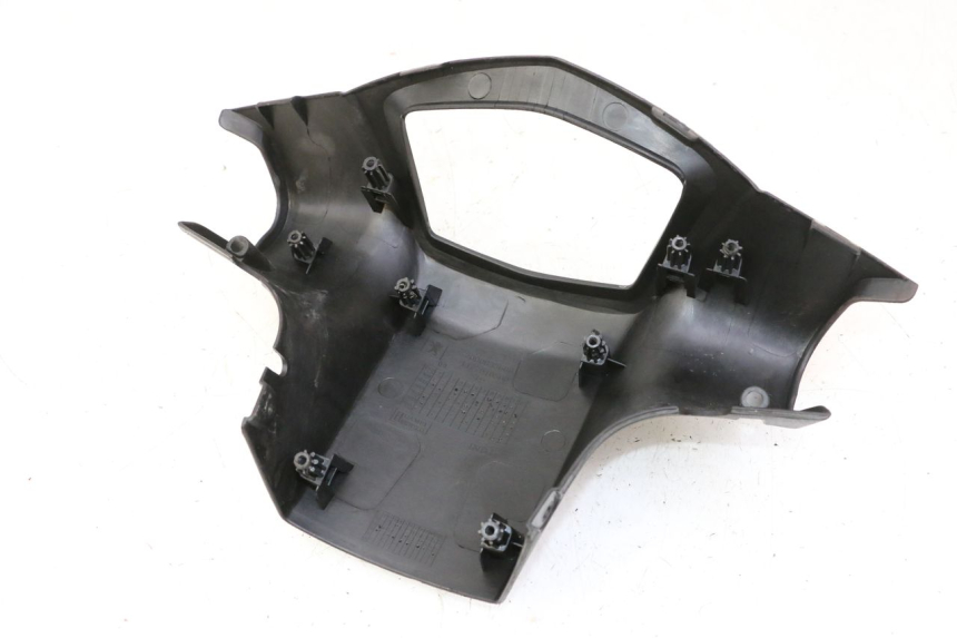 photo de COPRIMANUBRIO POSTERIORE PEUGEOT STREETZONE I 2T 50 (2018 - 2020) - Dettagli dei punti di fissaggio