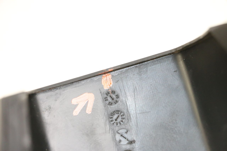 photo de COPRIMANUBRIO POSTERIORE KYMCO SUPER 8 4T 50 (2021 - 2024) - Dettaglio del componente