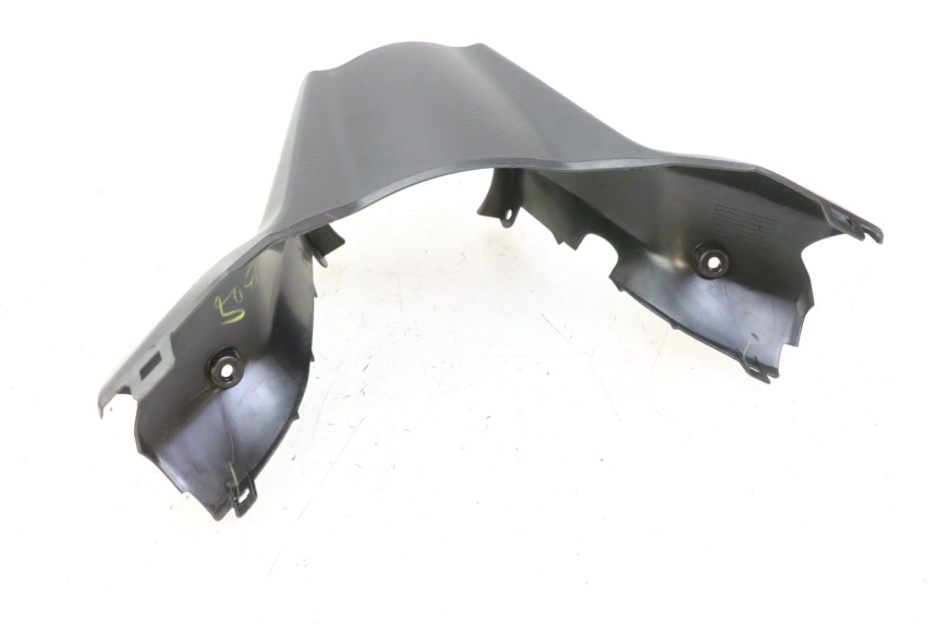 photo de COPRIMANUBRIO POSTERIORE SUZUKI BURGMAN 125 (2018 - 2021) - Primo piano tecnico