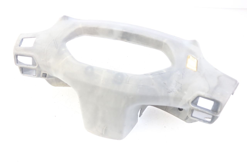 photo de COPRI MANUBRIO POSTERIORE PEUGEOT SV 125 (1991 - 1994) - Primo piano tecnico