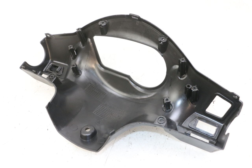 photo de COFANO MANUBRIO POSTERIORE SYM ORBIT 2 4T 50 (2018 - 2022) - Vista d'insieme del prodotto