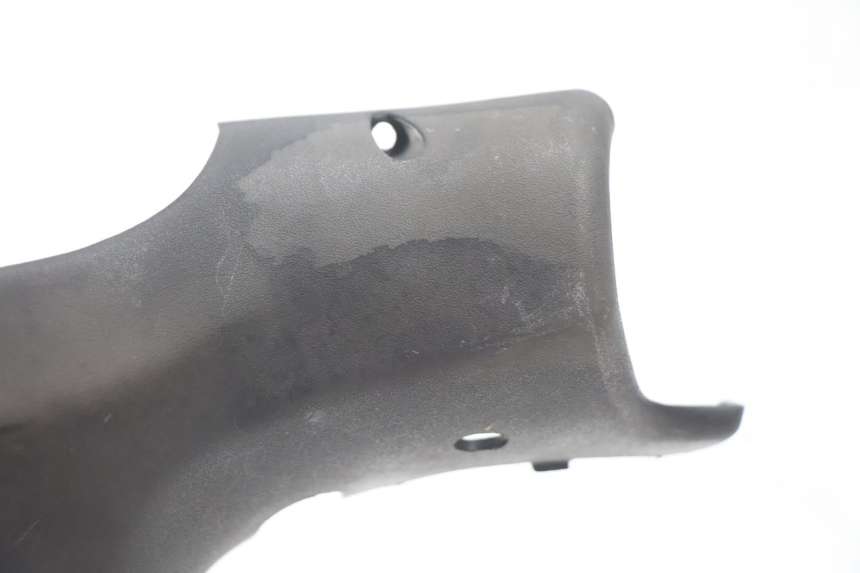 photo de COPRIMANUBRIO POSTERIORE PEUGEOT TREKKER TKR 50 (2005 - 2014) - Altra angolazione