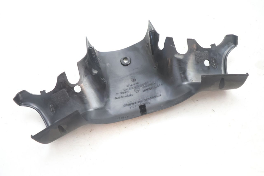 photo de COPRIMANUBRIO POSTERIORE PEUGEOT TREKKER TKR 50 (2005 - 2014) - Dettagli dei punti di fissaggio