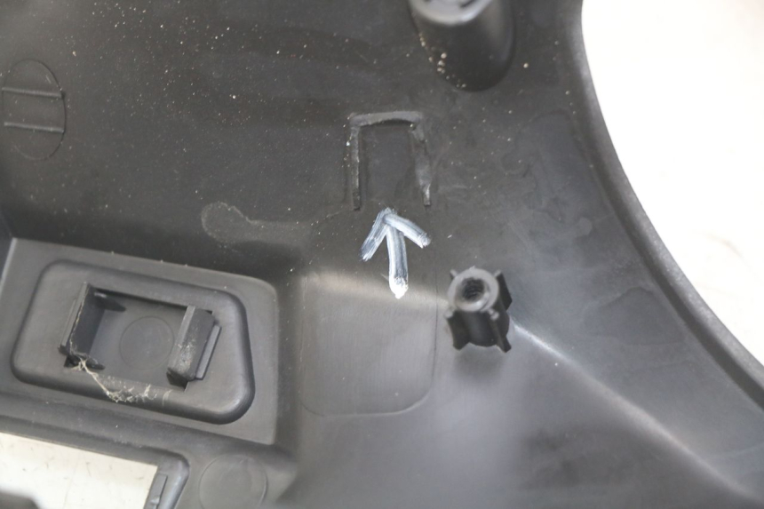 photo de COFANO MANUBRIO POSTERIORE PEUGEOT TWEET 4T 50 (2010 - 2014) - Zoom sullo stato d'uso