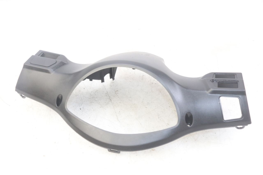 photo de COFANO MANUBRIO POSTERIORE PEUGEOT TWEET 4T 50 (2010 - 2014) - Dettaglio del componente