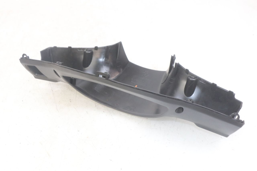 photo de COFANO MANUBRIO POSTERIORE PEUGEOT TWEET 4T 50 (2018 - 2022) - Altra angolazione