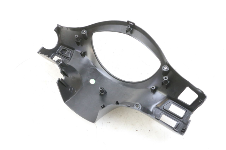 photo de COPRIMANUBRIO POSTERIORE PEUGEOT TWEET PRO EFI 4T 50 (2021 - 2022) - Dettaglio del componente